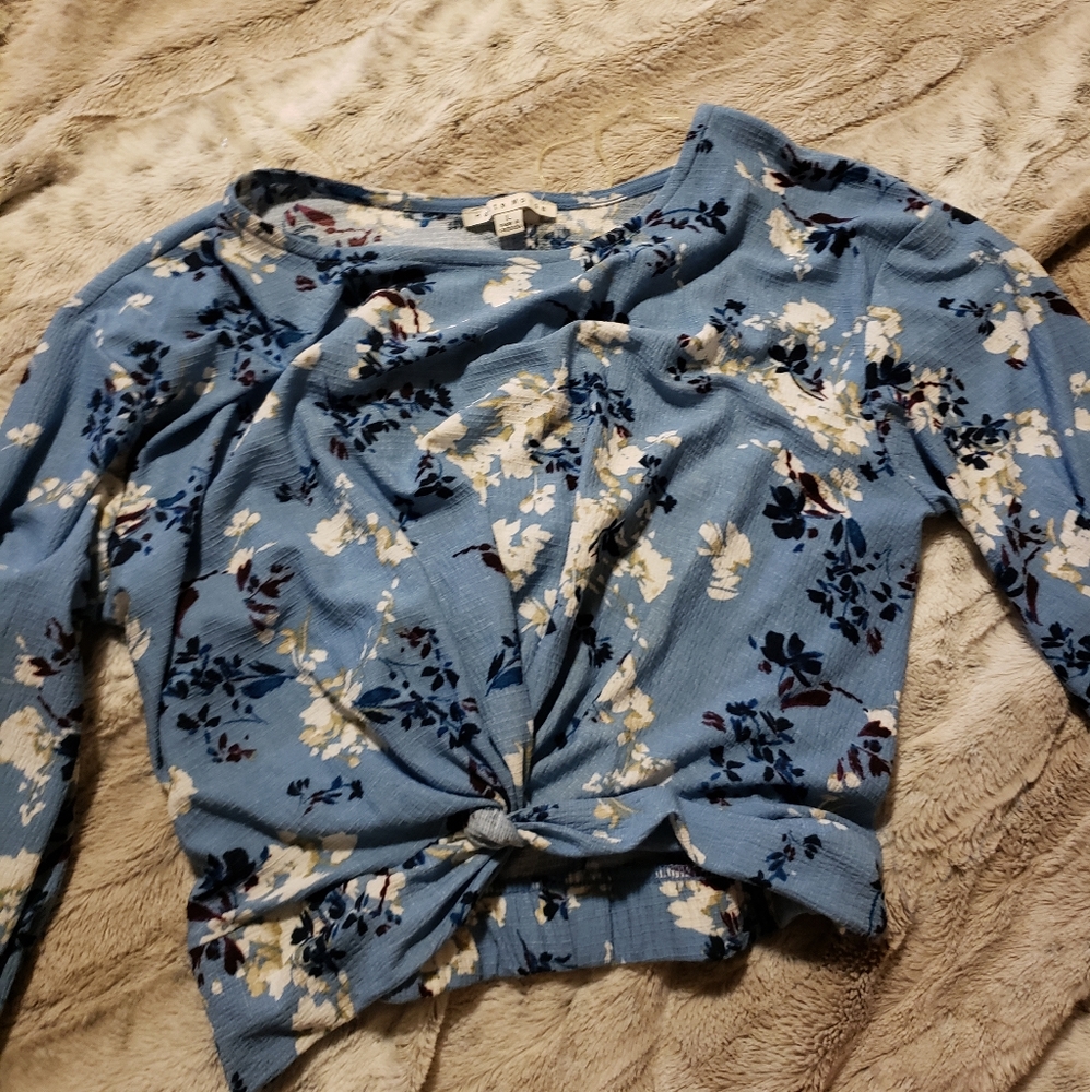 Blue floral crop top